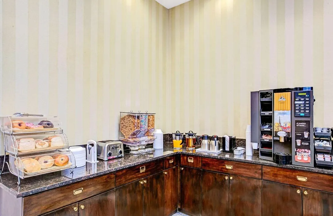 Hillcrest Hotel Near Jfk Airtrain-1